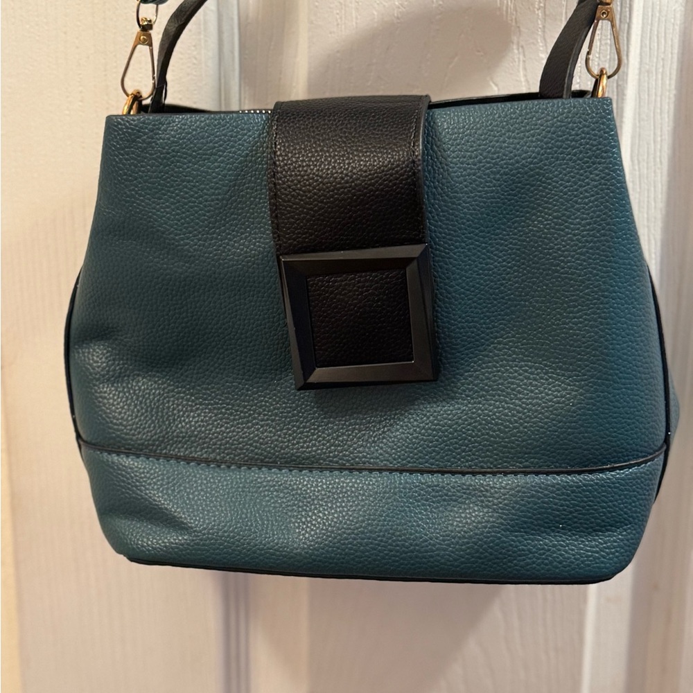 Elegant Black and Teal Women's Bag